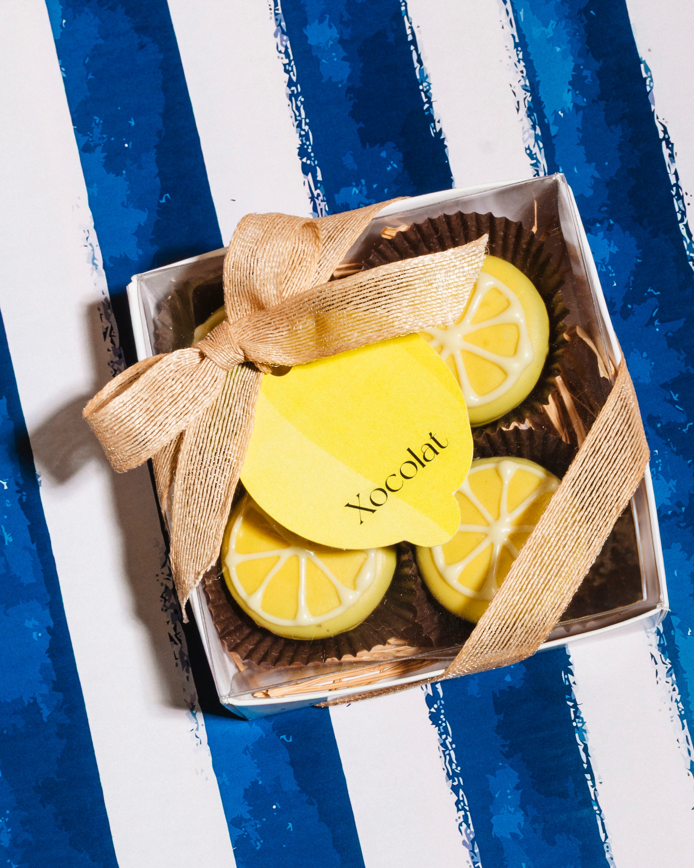 Caja con 4 oreos limones